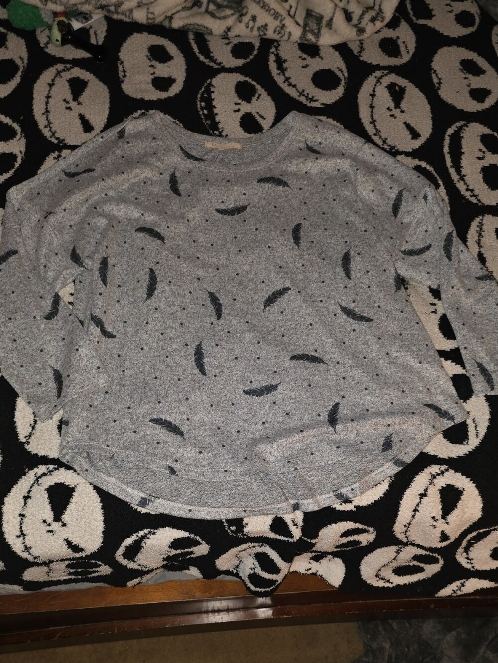 Grey Feather Print Pullover Sweater (L)
